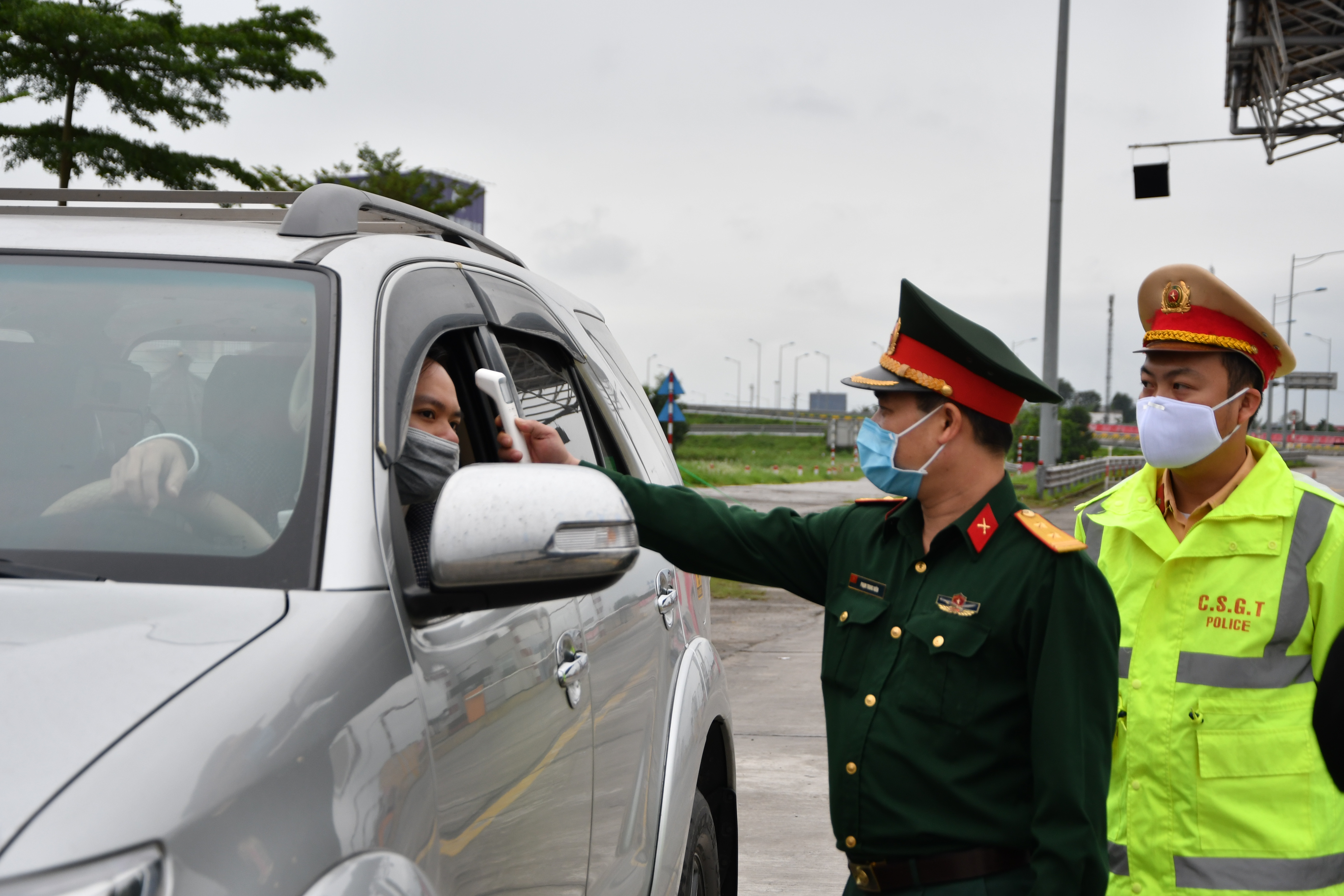 4 trường hợp đi cùng chuyến bay với BN 2899 trên địa bàn TP Hải Phòng Âm tính với vi rút SARS-CoV-2